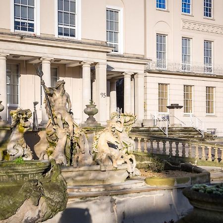 Elliot Oliver - Luxury 2 Bedroom Regency Apartment With Parking & Ev Charger Cheltenham Exteriör bild