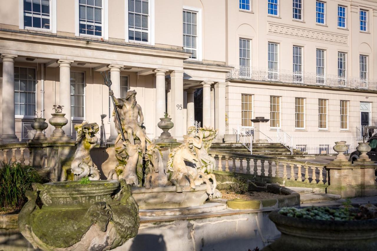 Elliot Oliver - Luxury 2 Bedroom Regency Apartment With Parking & Ev Charger Cheltenham Exteriör bild