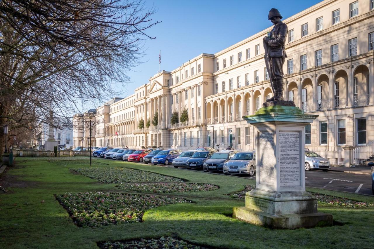 Elliot Oliver - Luxury 2 Bedroom Regency Apartment With Parking & Ev Charger Cheltenham Exteriör bild