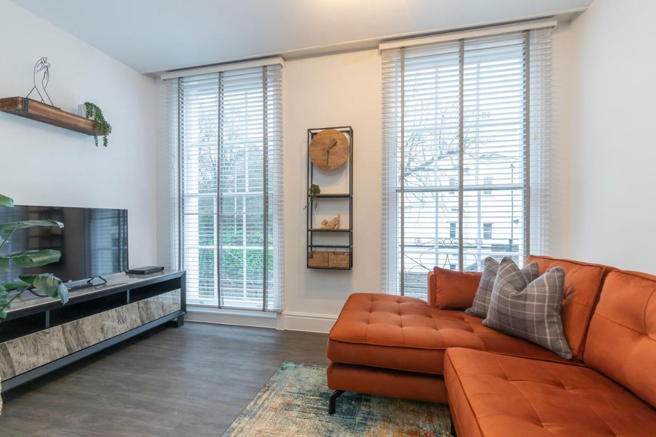 Elliot Oliver - Luxury 2 Bedroom Regency Apartment With Parking & Ev Charger Cheltenham Exteriör bild