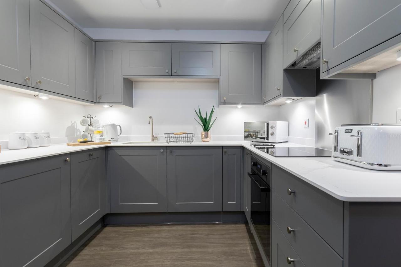 Elliot Oliver - Luxury 2 Bedroom Regency Apartment With Parking & Ev Charger Cheltenham Exteriör bild