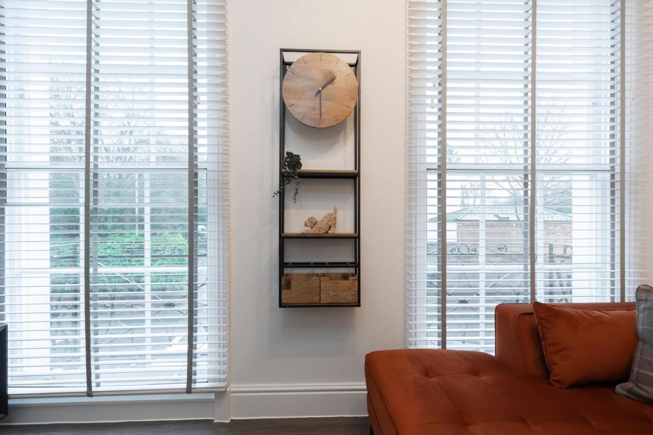 Elliot Oliver - Luxury 2 Bedroom Regency Apartment With Parking & Ev Charger Cheltenham Exteriör bild